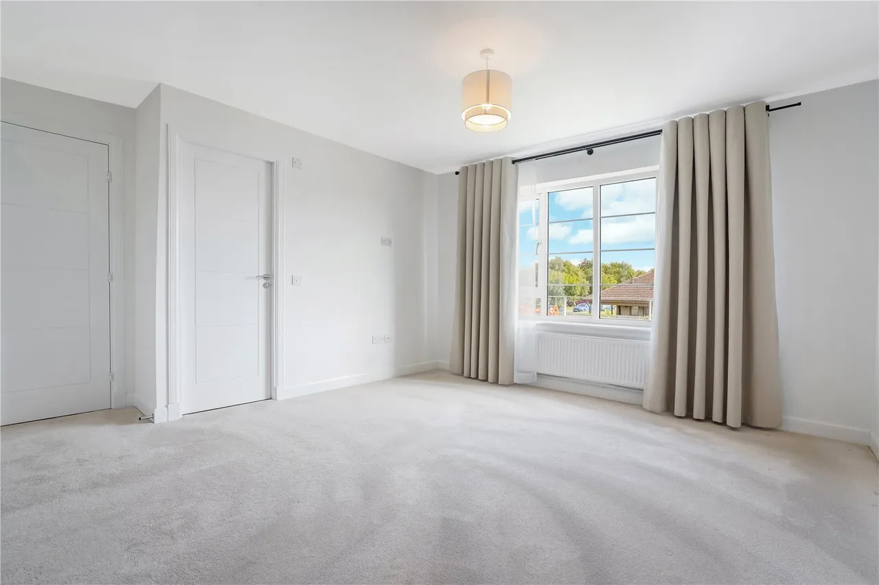 Quintinshill Drive, Larbert, Stirlingshire, FK5, photo 18