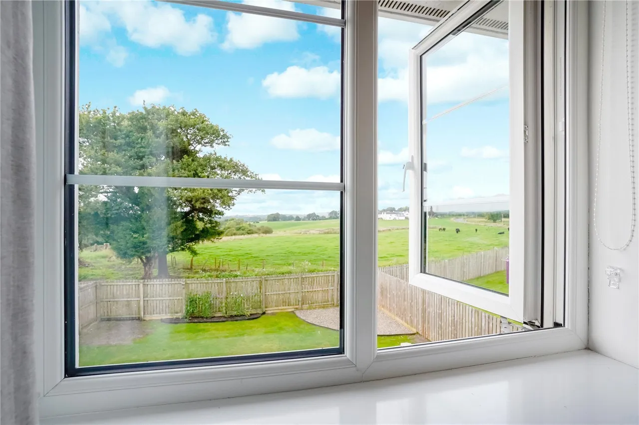 Quintinshill Drive, Larbert, Stirlingshire, FK5, photo 5
