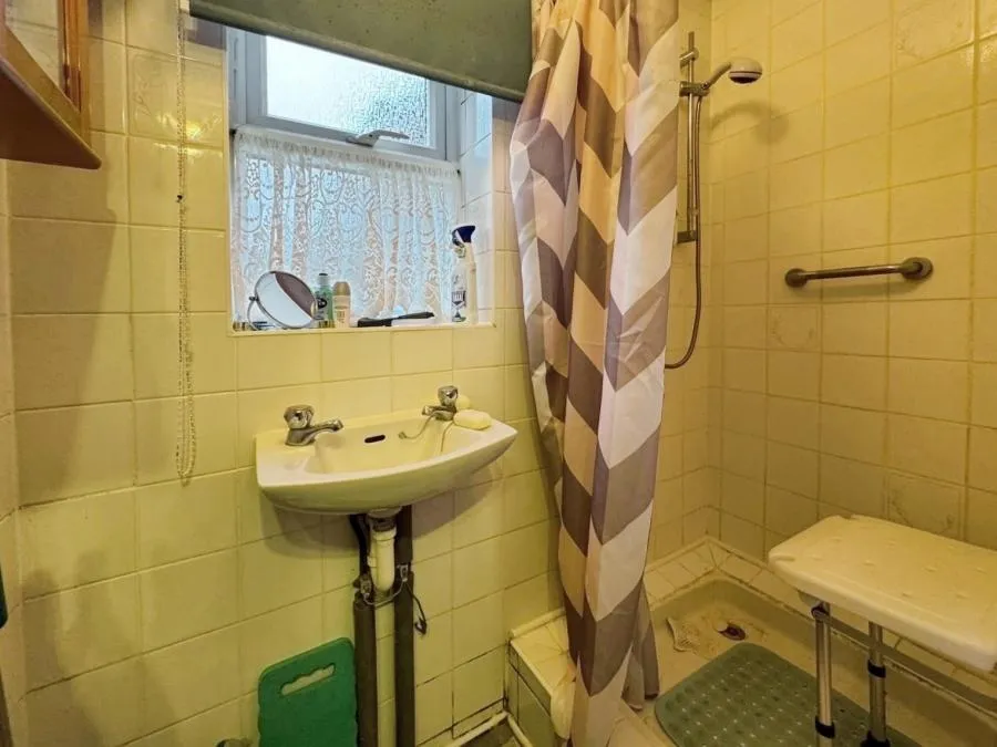 Desborough Avenue, High Wycombe, HP11, photo 8
