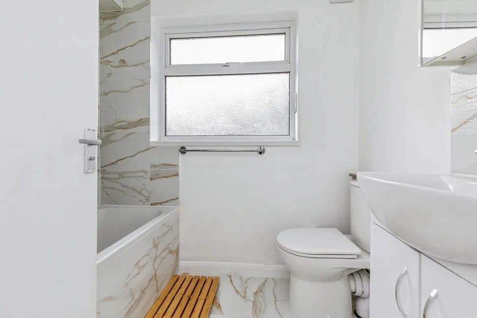 St. Johns Road, Gillingham, Kent, ME7, photo 8