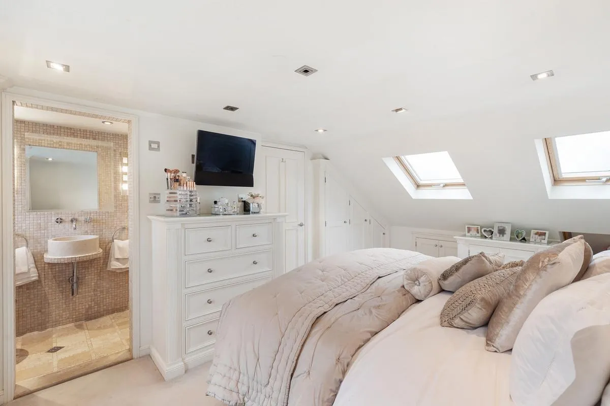 Wyndham Road, London, W13, photo 15