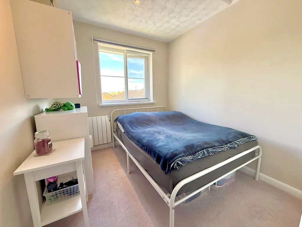 Tennyson Avenue, Houghton Regis LU5 5UG, photo 4