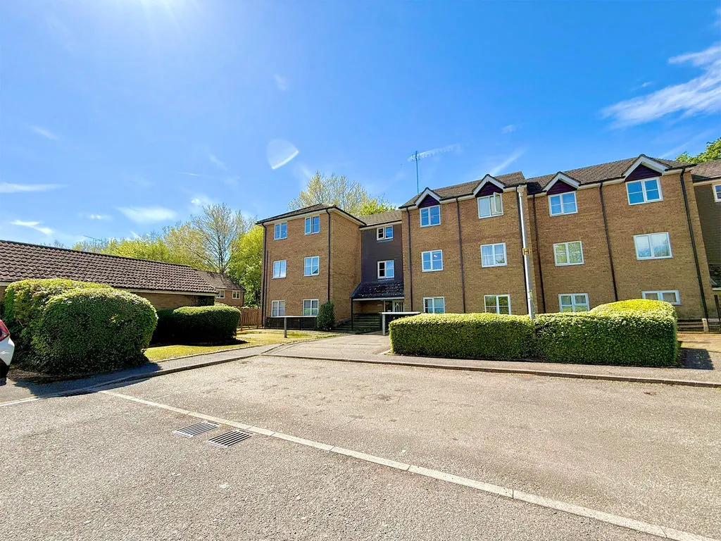 Tennyson Avenue, Houghton Regis LU5 5UG, photo 9