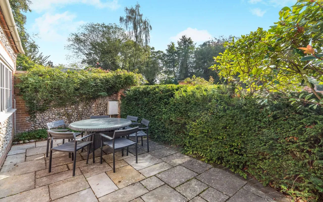 The Grove, Holt, NR25, photo 14