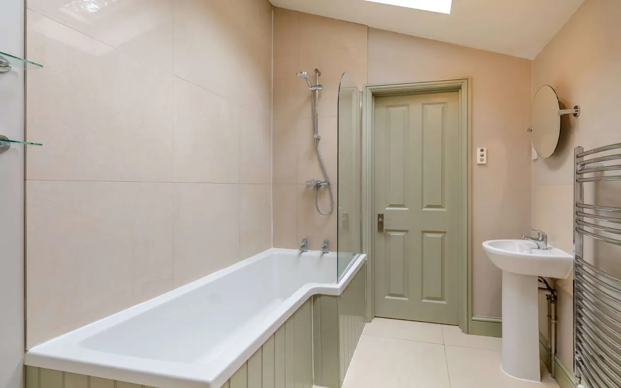 The Grove, Holt, NR25, photo 11