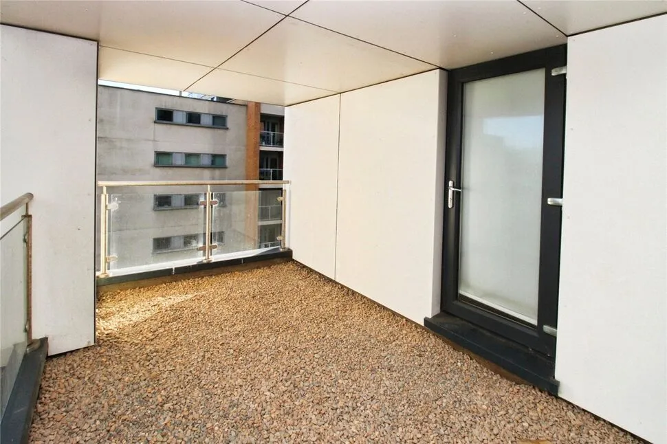 Elmira Way, Salford, M5, photo 10