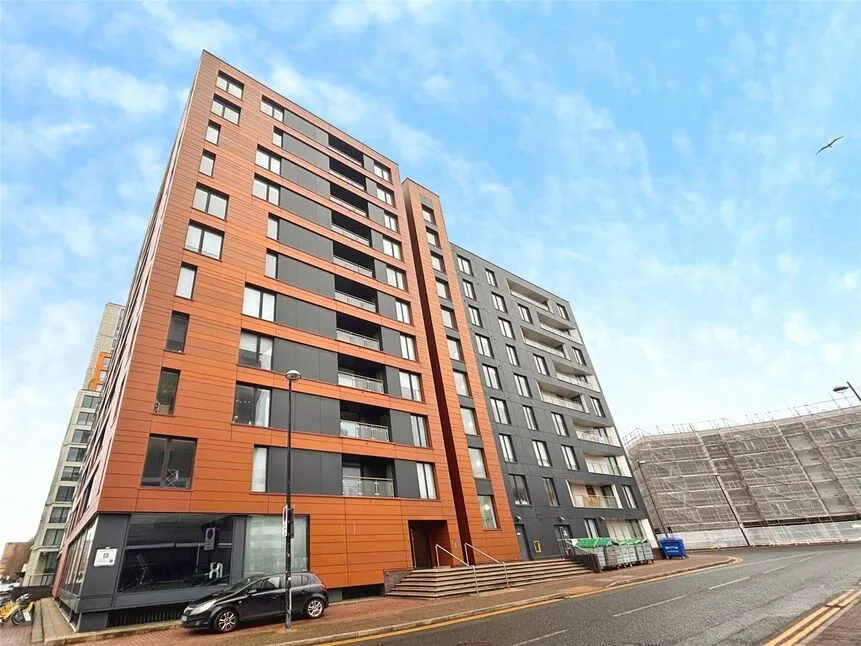 2 bed flat to rent, Elmira Way, Salford, M5