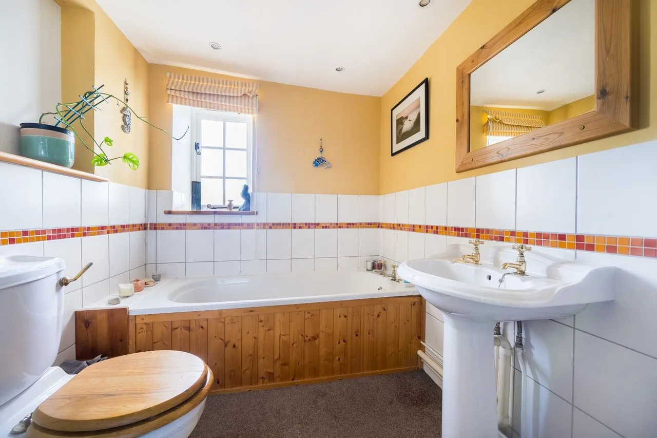 Deerpark Cottages, Tawstock, EX31, photo 12