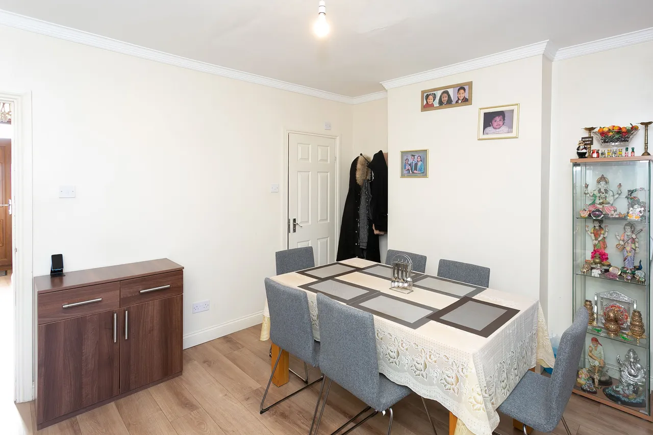 27 Vicarage Road, Watford, photo 6