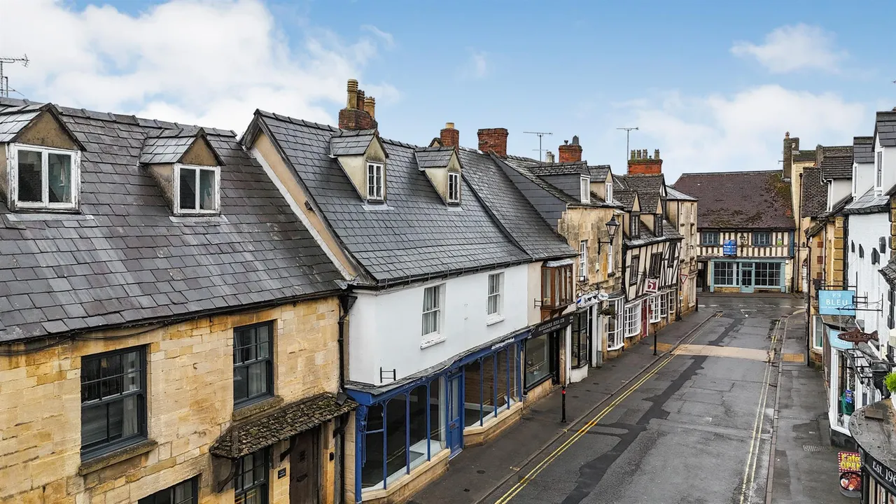 High Street, Winchcombe, photo 3