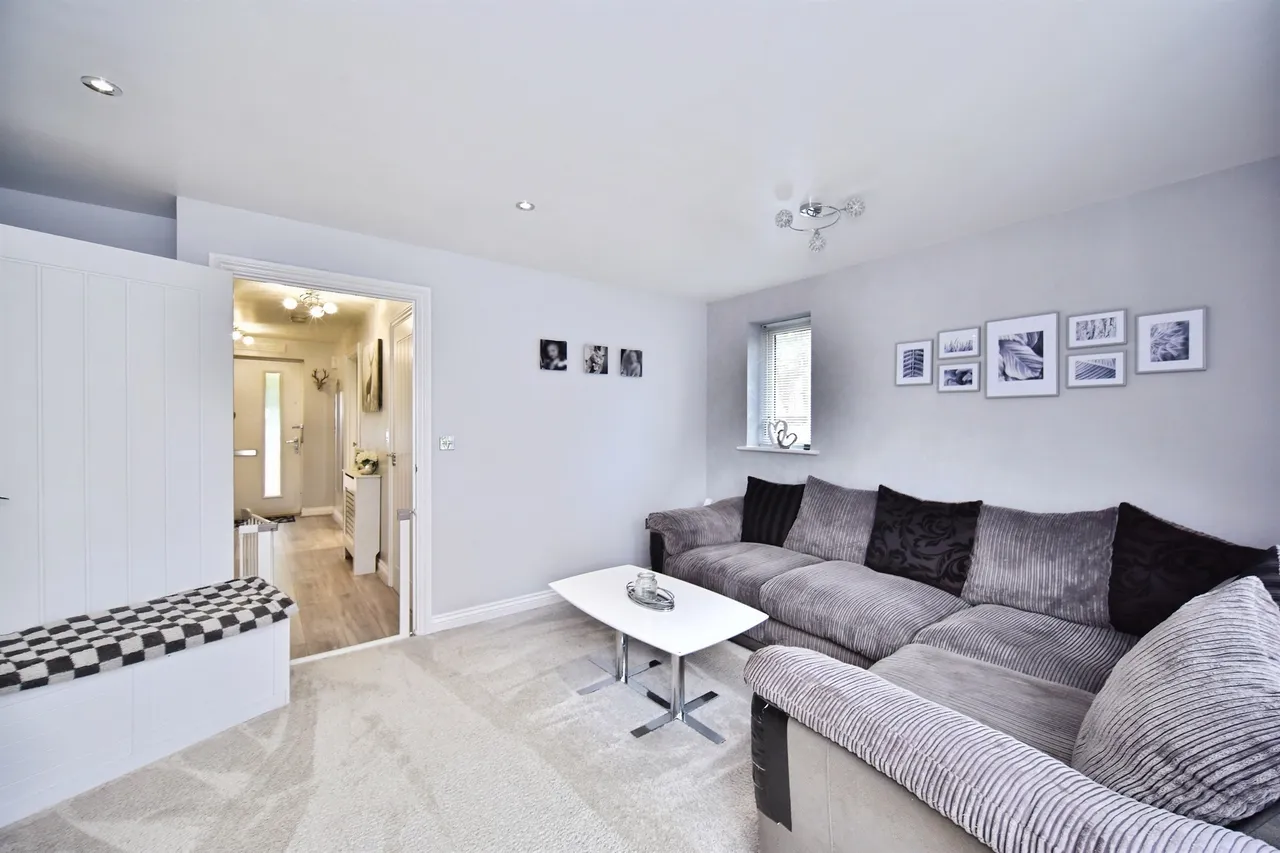 Millner Drive, Leybourne, ME19, photo 6
