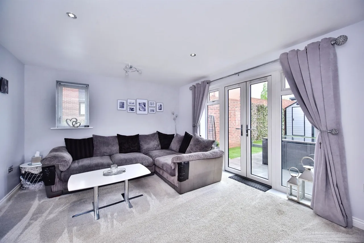 Millner Drive, Leybourne, ME19, photo 4
