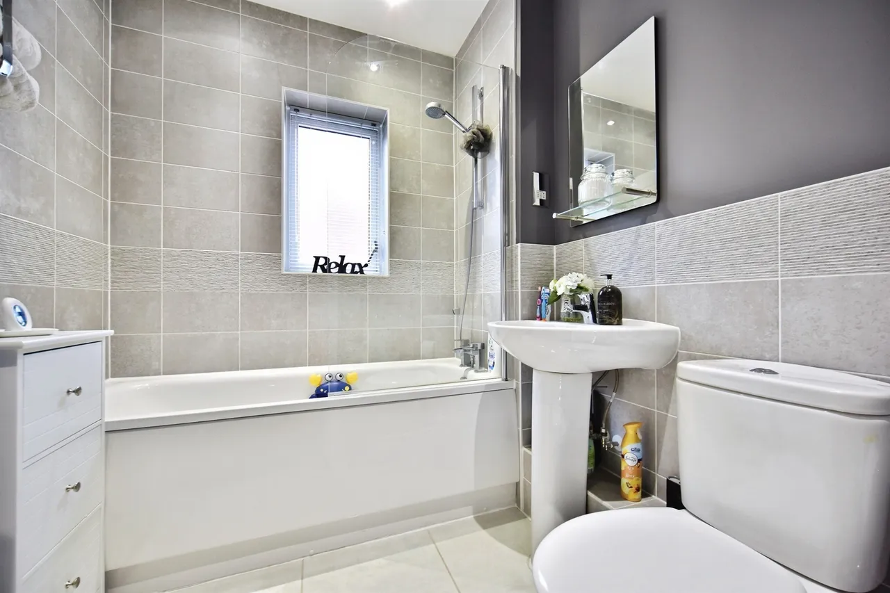 Millner Drive, Leybourne, ME19, photo 8