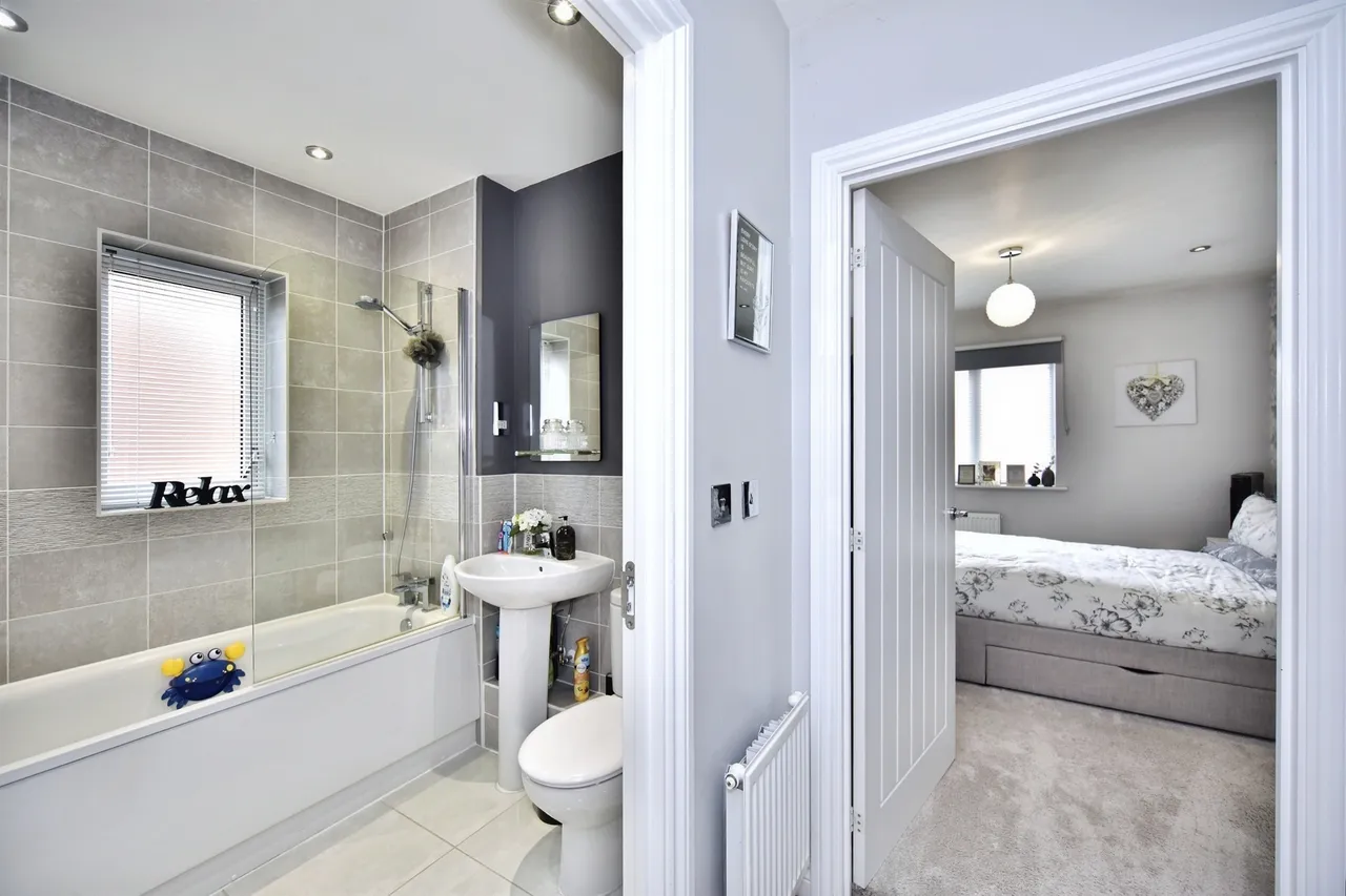 Millner Drive, Leybourne, ME19, photo 12