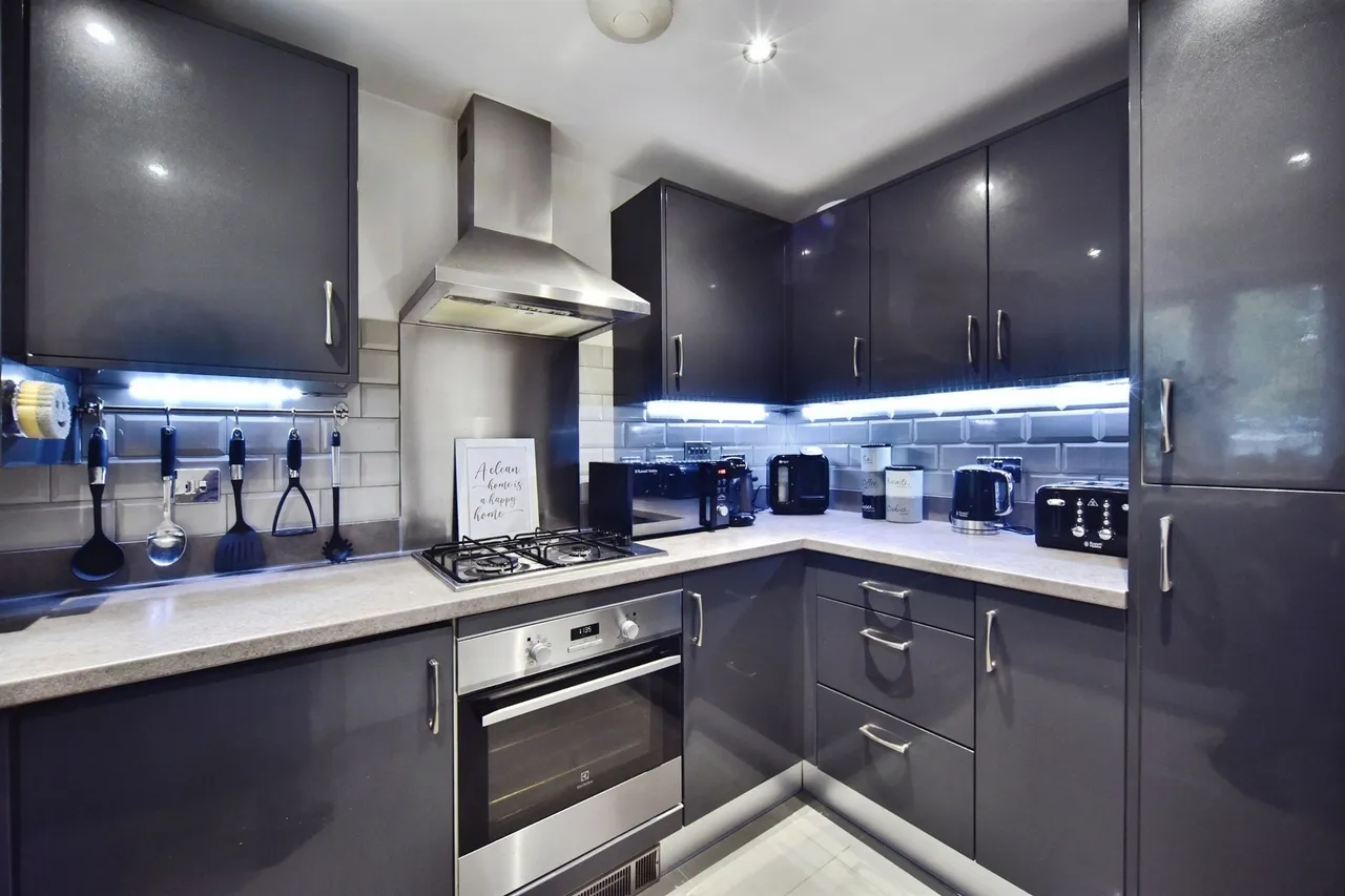 Millner Drive, Leybourne, ME19, photo 3