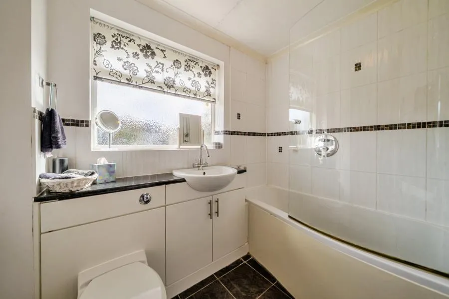 Benner Lane, West End, GU24, photo 11