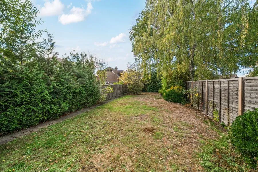 Benner Lane, West End, GU24, photo 17