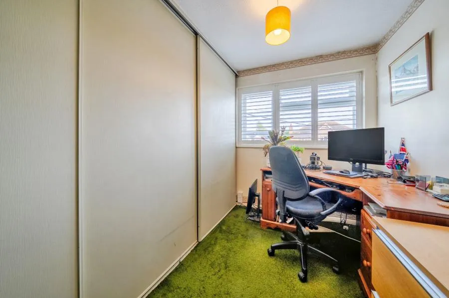 Benner Lane, West End, GU24, photo 15