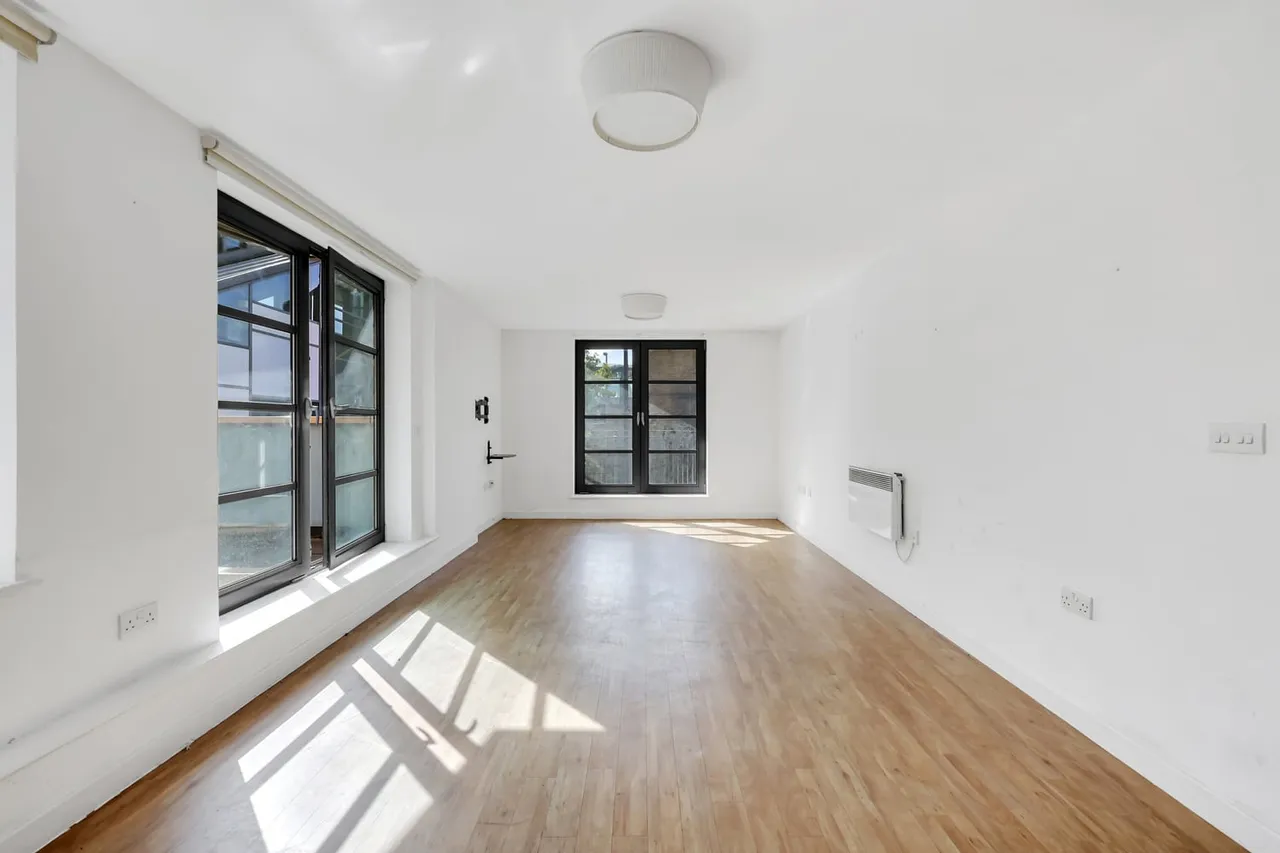 Flat 1, 590 Commercial Road, London, E14 7JR, photo 3