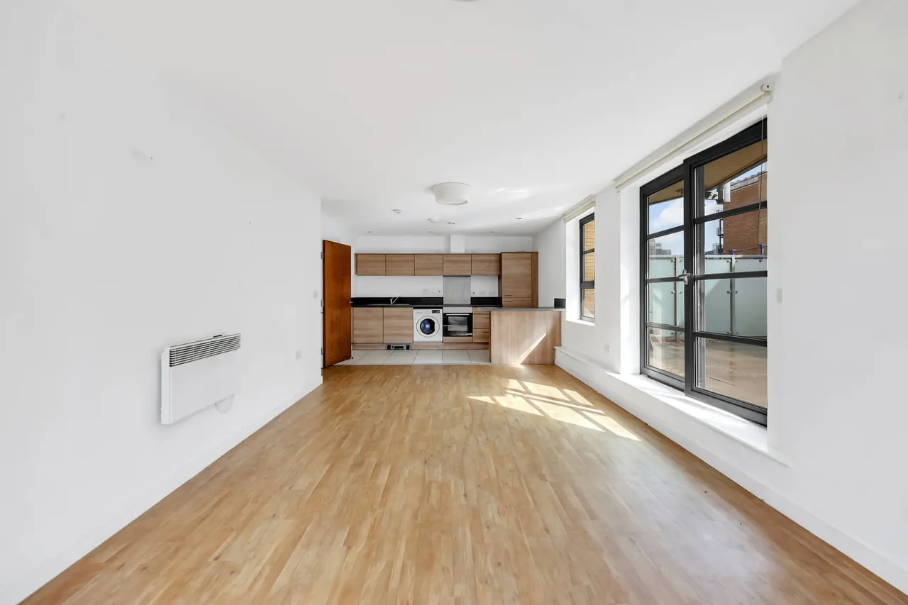 Flat 1, 590 Commercial Road, London, E14 7JR, photo 5