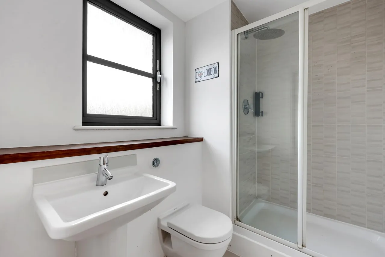 Flat 1, 590 Commercial Road, London, E14 7JR, photo 14