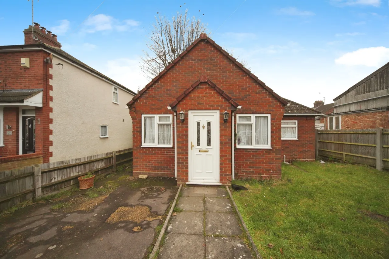 1 bed house for sale, Anstee Road, Luton, LU4