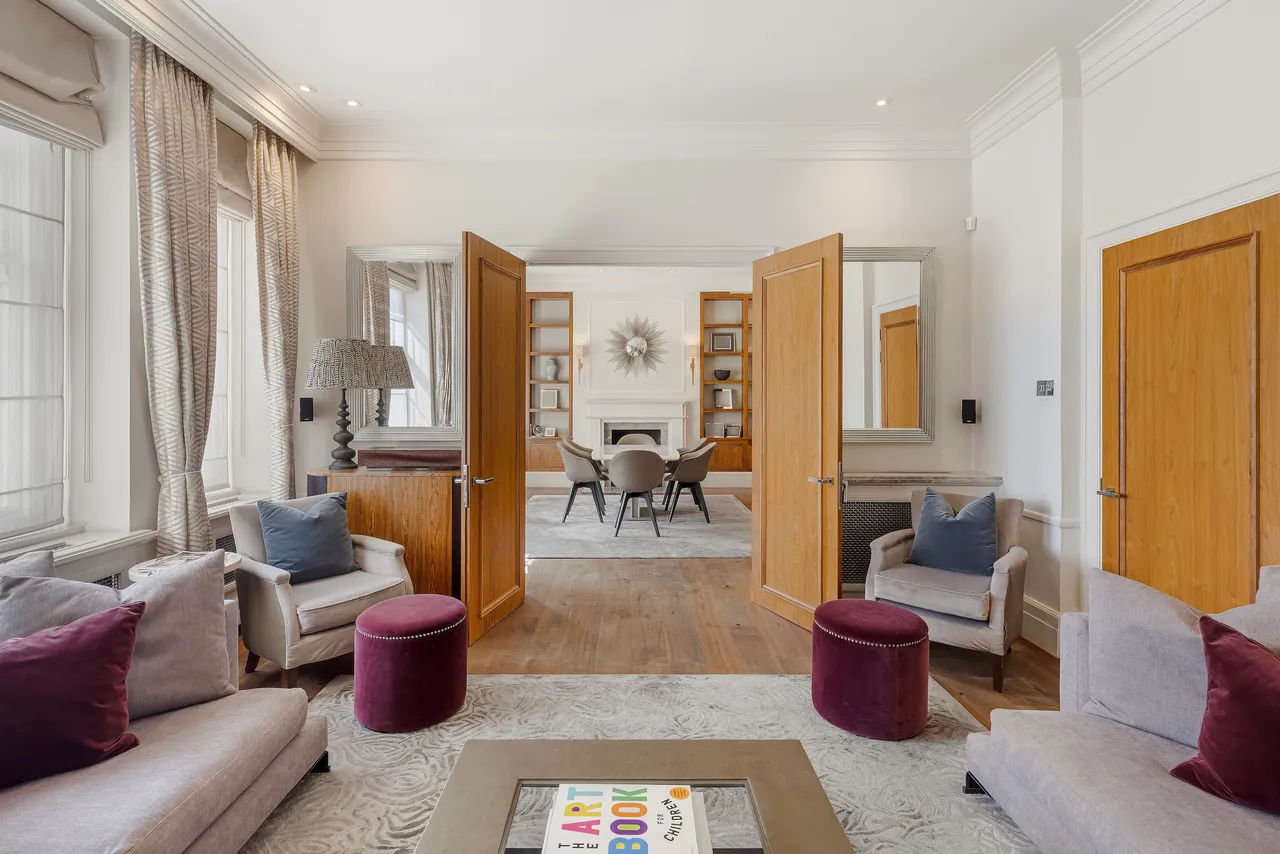 2 bed flat for sale, South Street, Mayfair, W1K