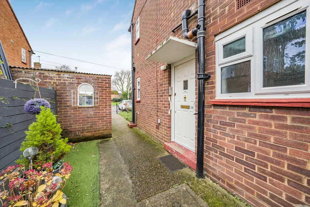 Bartram Close, Uxbridge, photo 20
