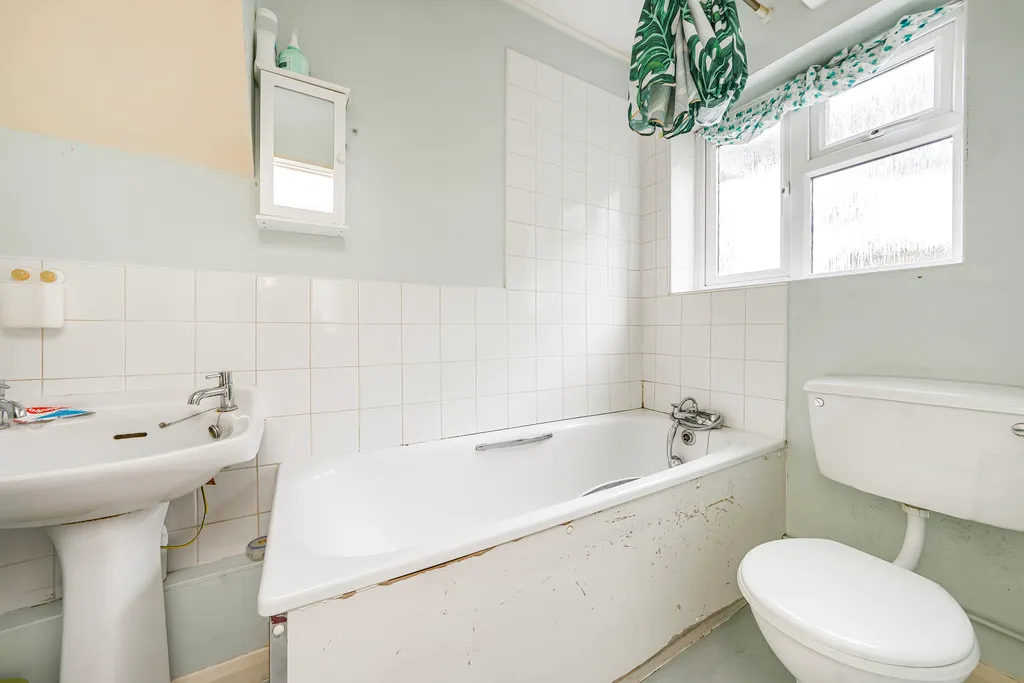 Bartram Close, Uxbridge, photo 3