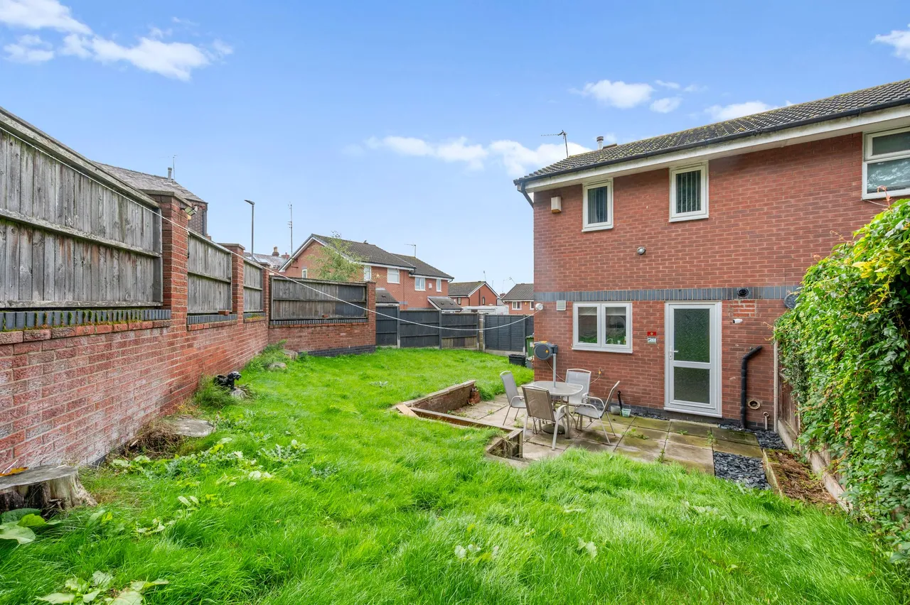 Arnot Close, St. Helens, WA10, photo 22