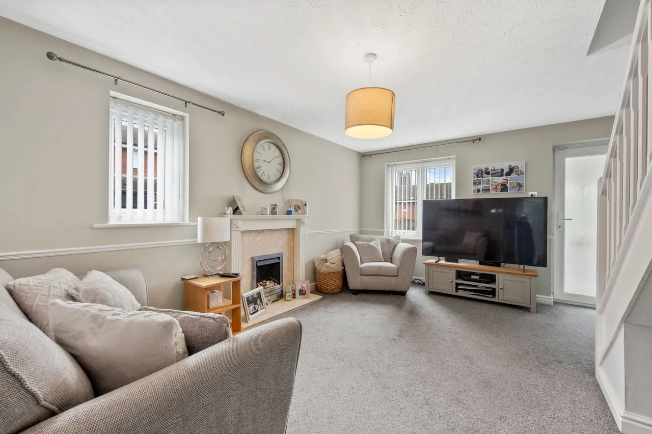 Arnot Close, St. Helens, WA10, photo 2