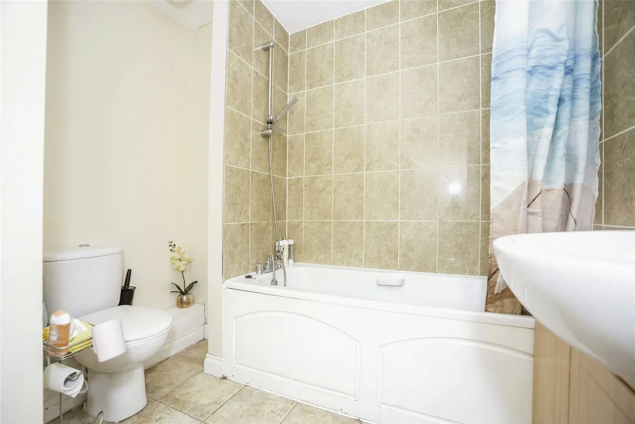 Ulverston, Purfleet-on-Thames, Essex, RM19, photo 13
