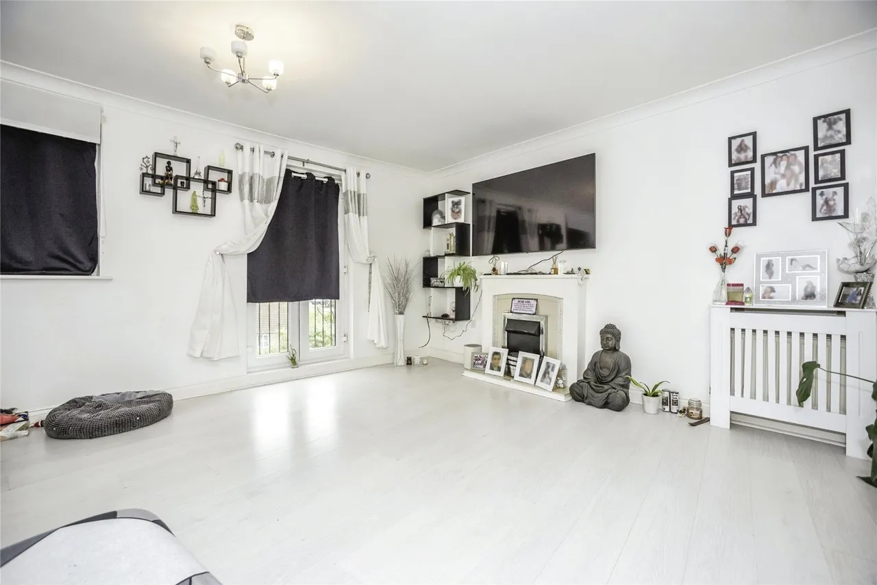 Ulverston, Purfleet-on-Thames, Essex, RM19, photo 15