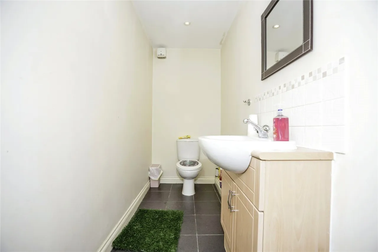 Ulverston, Purfleet-on-Thames, Essex, RM19, photo 7