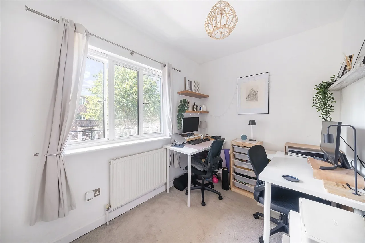 Lessar Avenue, London, SW4, photo 8