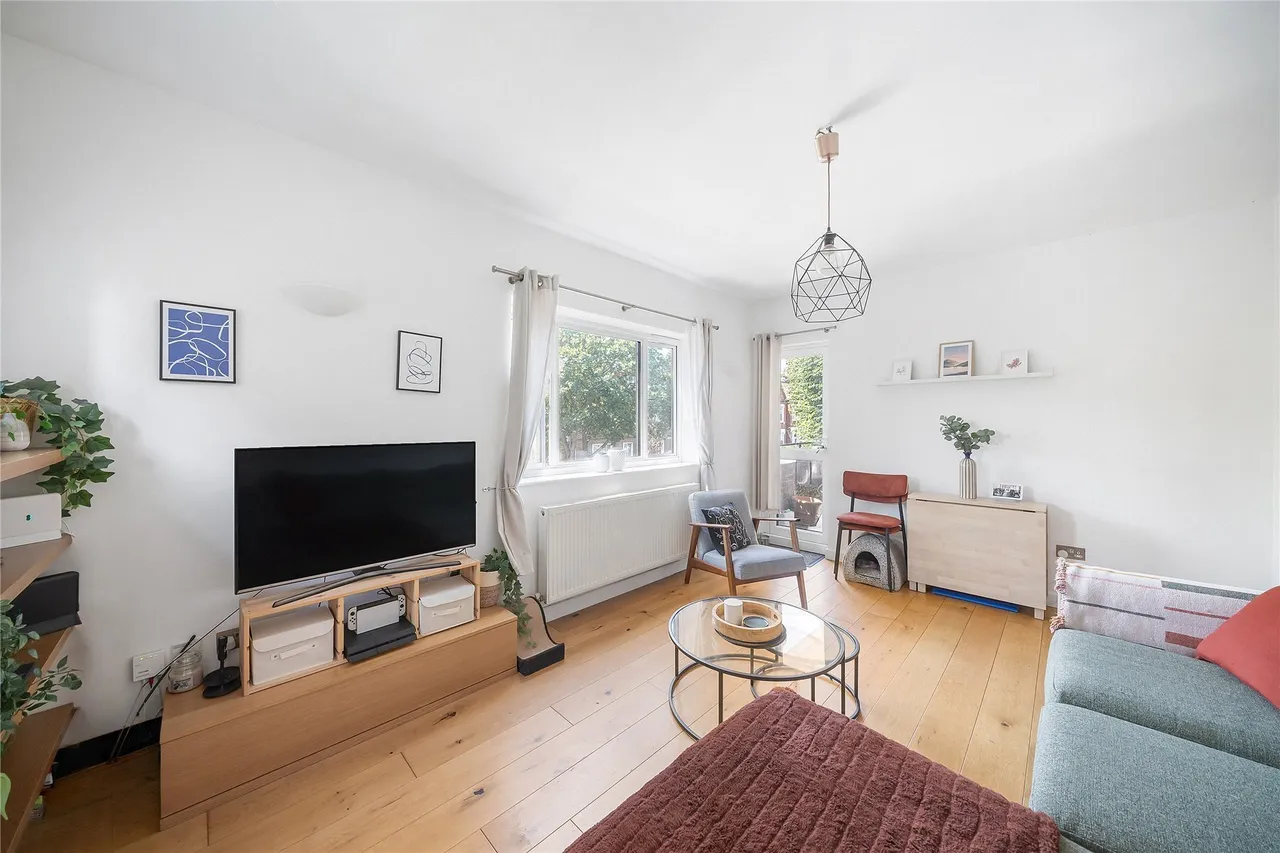 Lessar Avenue, London, SW4, photo 3