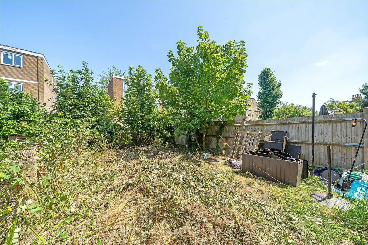 Lessar Avenue, London, SW4, photo 10