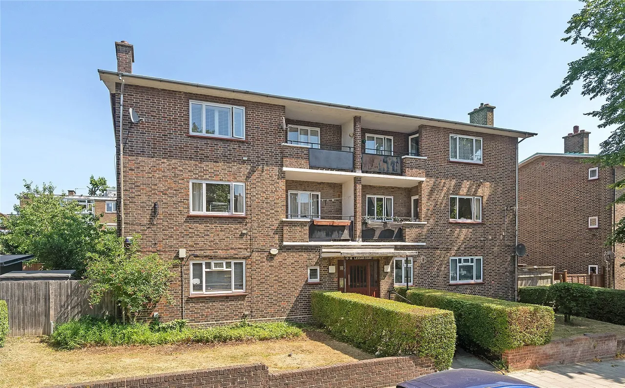 Lessar Avenue, London, SW4, photo 11
