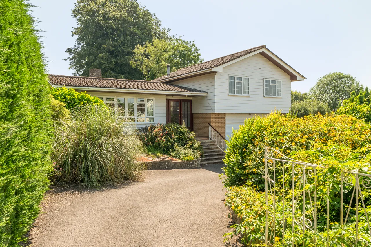 Priors Way, Winchester, SO22, photo 12