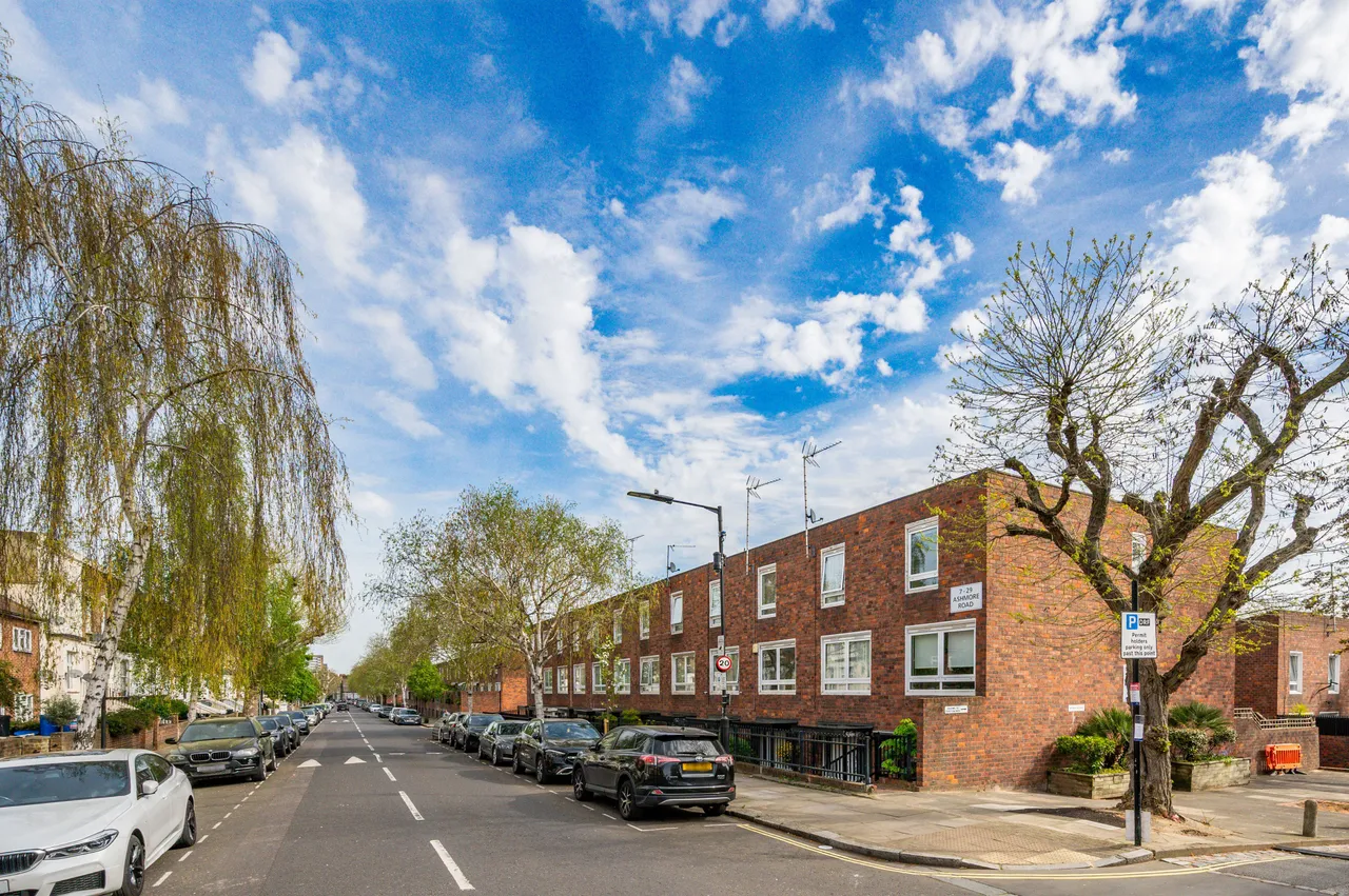 4 bed house for sale — 13 Ashmore Road, London