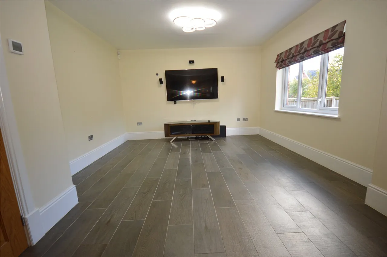 Heath Road, Liverpool, L19, photo 25