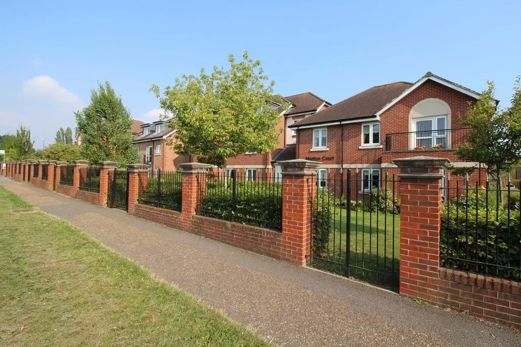 Kings Road, Horsham, photo 16