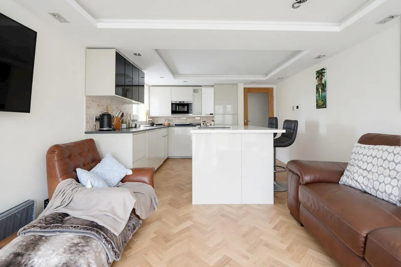 Frensham Way, B17, photo 4