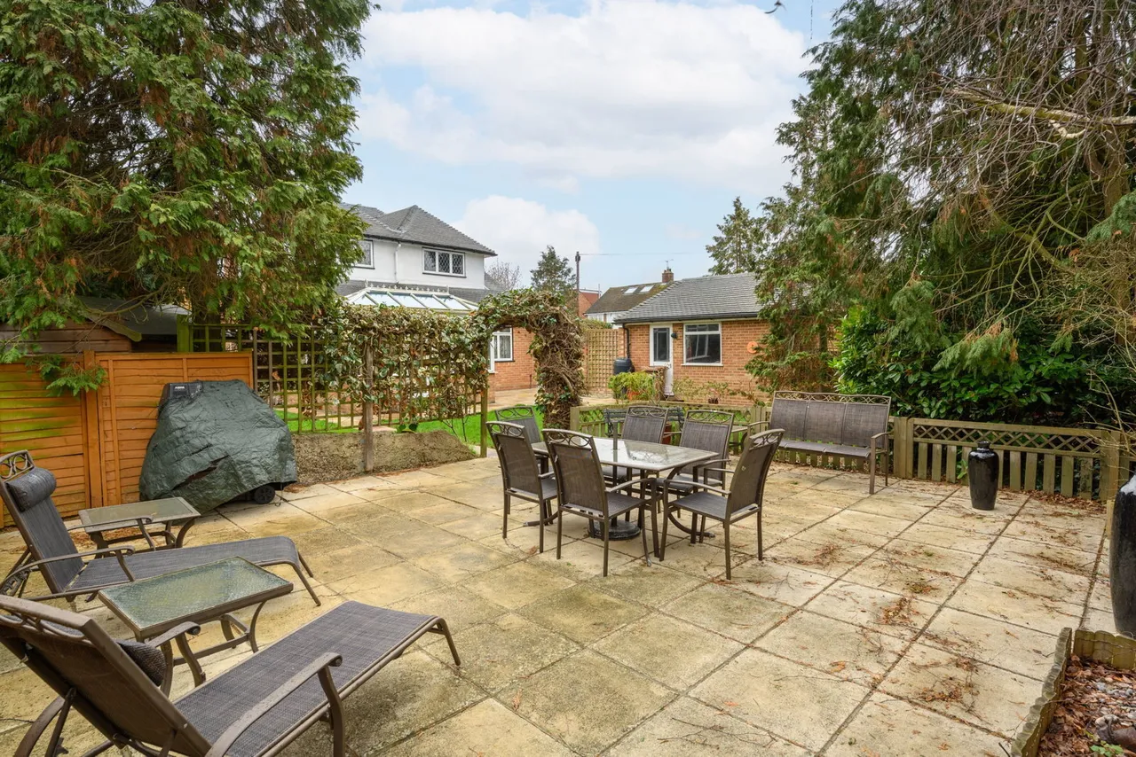 Ashurst Drive, Shepperton, TW17, photo 12