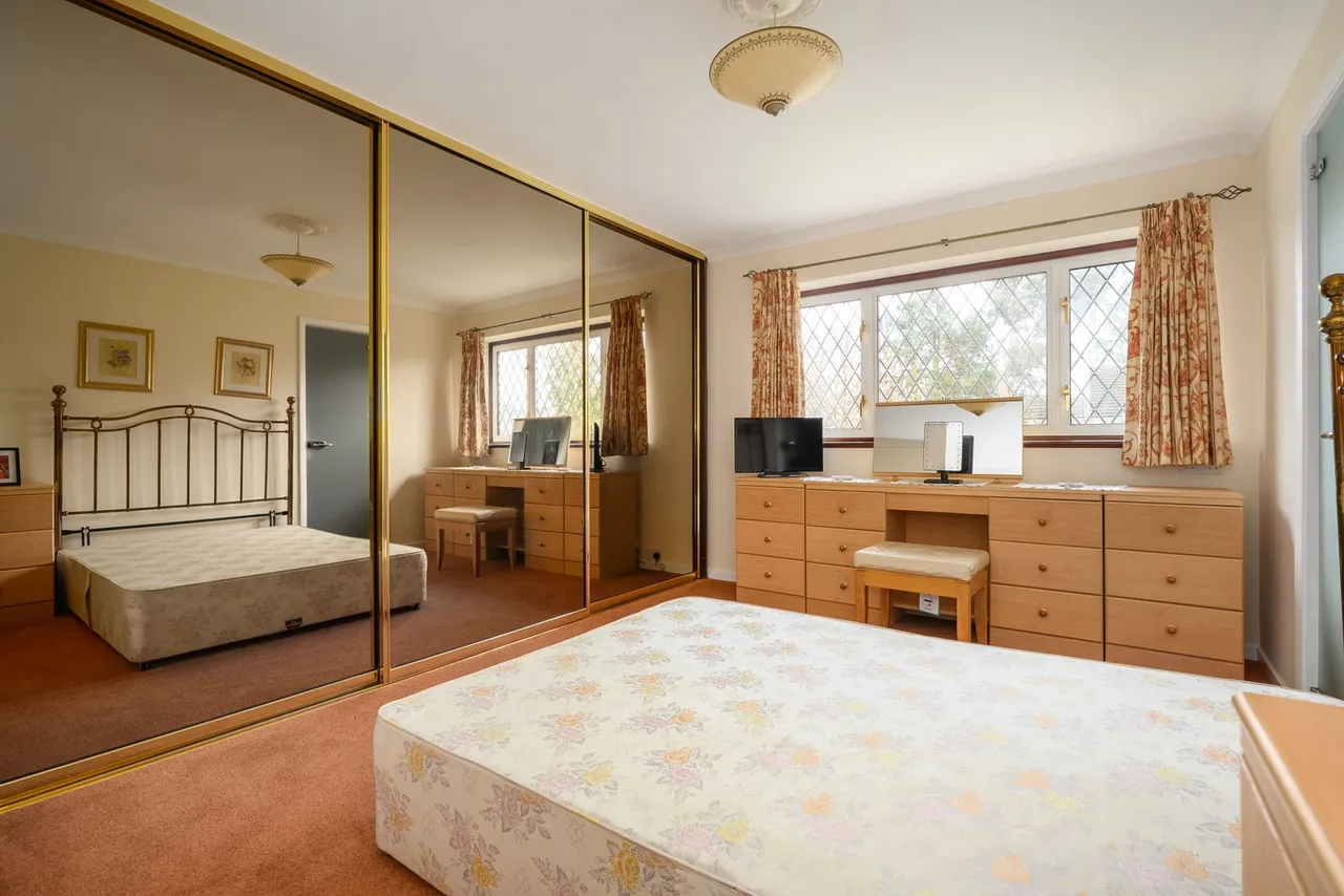 Ashurst Drive, Shepperton, TW17, photo 7