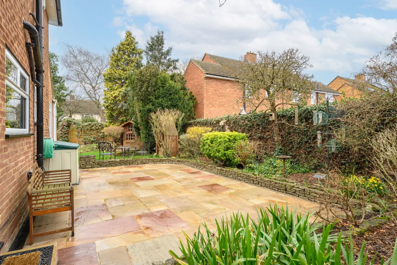 Ashurst Drive, Shepperton, TW17, photo 18
