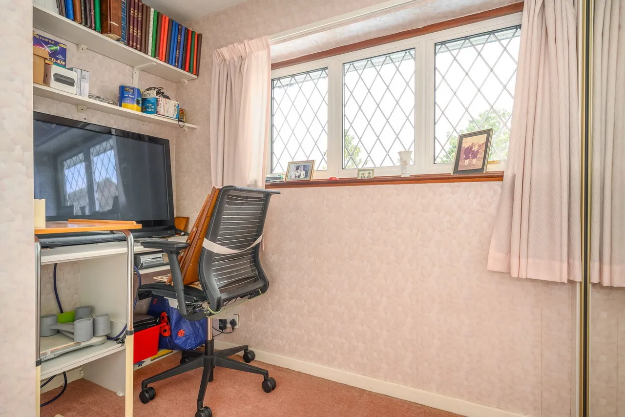 Ashurst Drive, Shepperton, TW17, photo 14