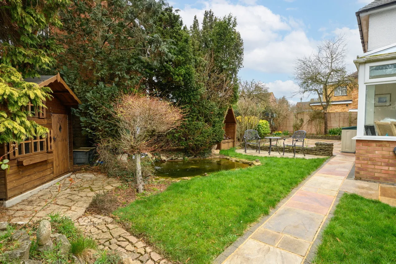 Ashurst Drive, Shepperton, TW17, photo 17