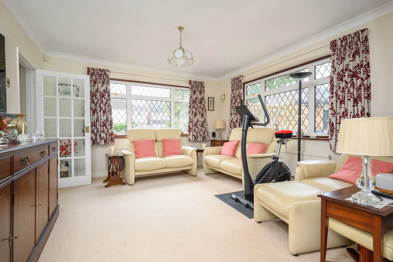 Ashurst Drive, Shepperton, TW17, photo 4