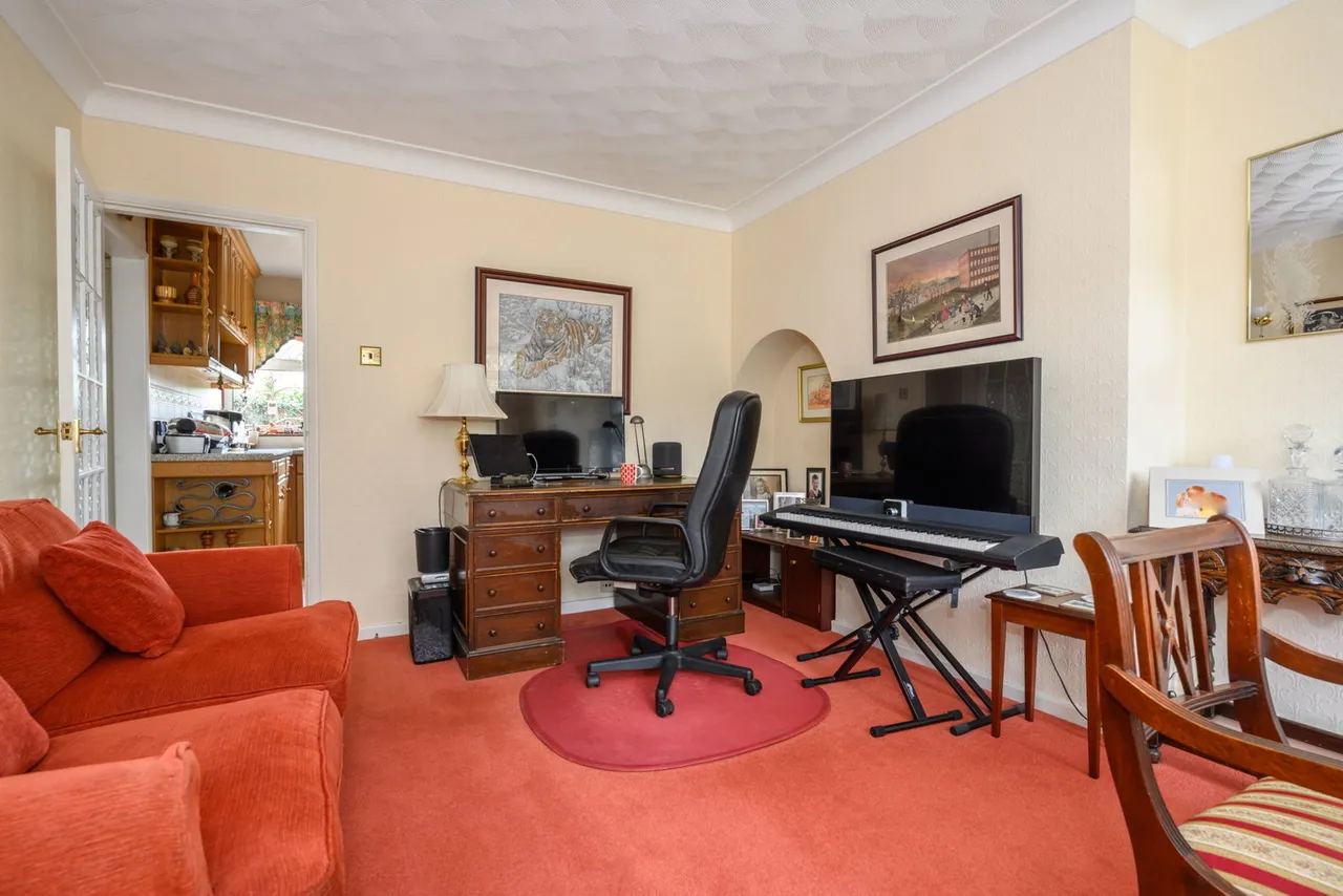Ashurst Drive, Shepperton, TW17, photo 6